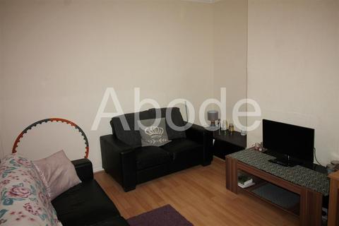 2 bedroom house to rent, Harold View, Hyde Park, Leeds