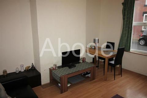 2 bedroom house to rent, Harold View, Hyde Park, Leeds