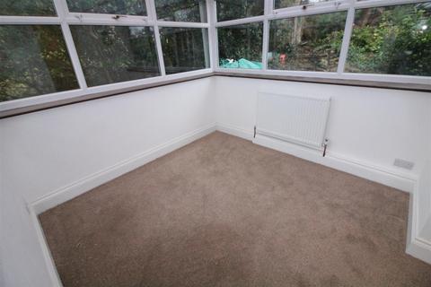 2 bedroom house to rent, High Street, Birstall, Batley