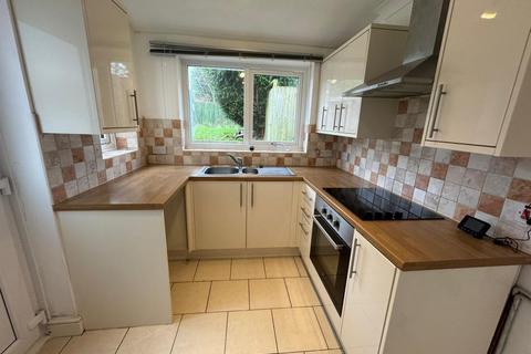 3 bedroom semi-detached house to rent, 3 Woodlands,Gowerton,Swansea