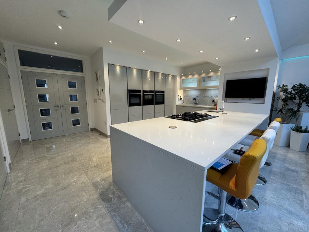 Open Plan Kitchen/Dining/Living Space