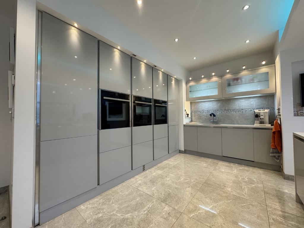 Open Plan Kitchen/Dining/Living Space