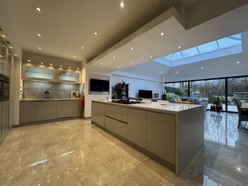 Open Plan Kitchen/Dining/Living Space