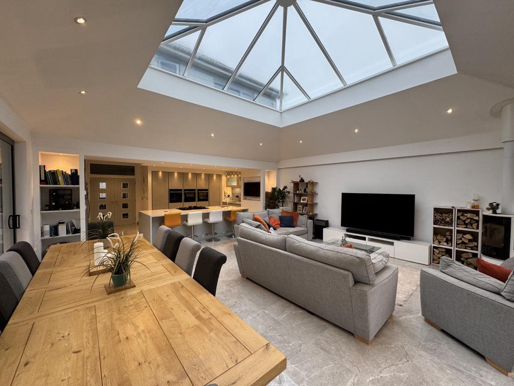 Open Plan Kitchen/Dining/Living Space