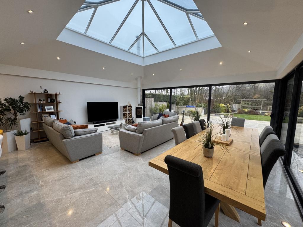 Open Plan Kitchen/Dining/Living Space