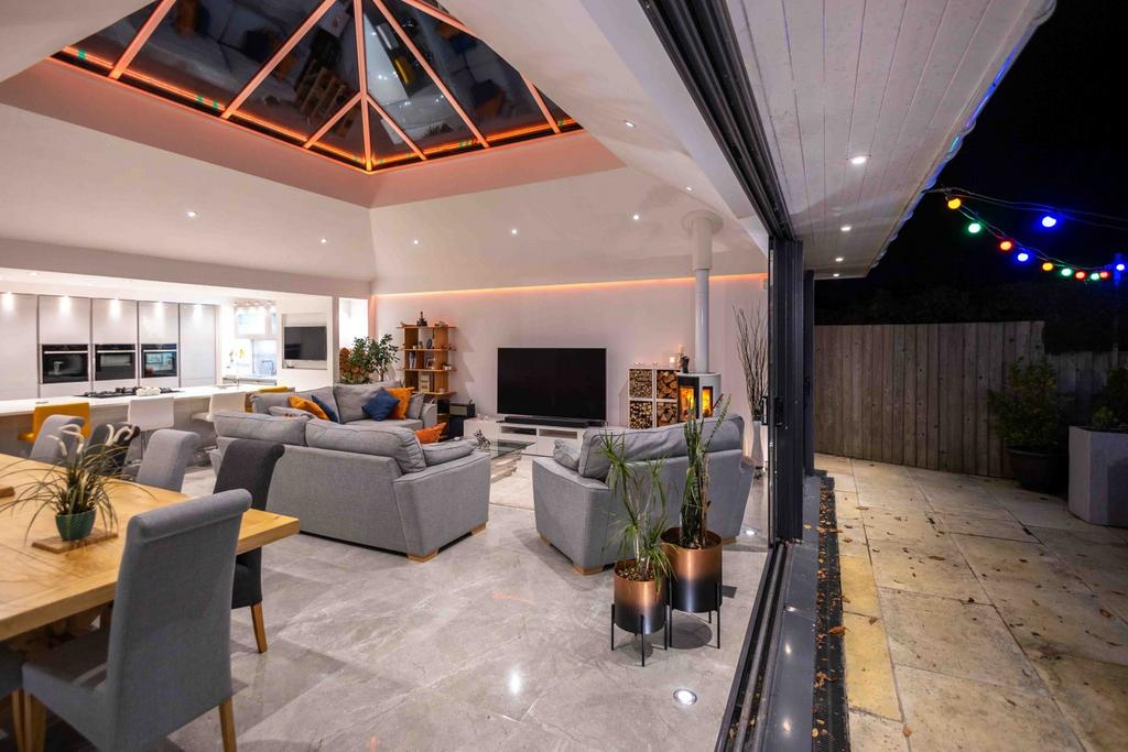 Open Plan Kitchen/Dining/Living Space