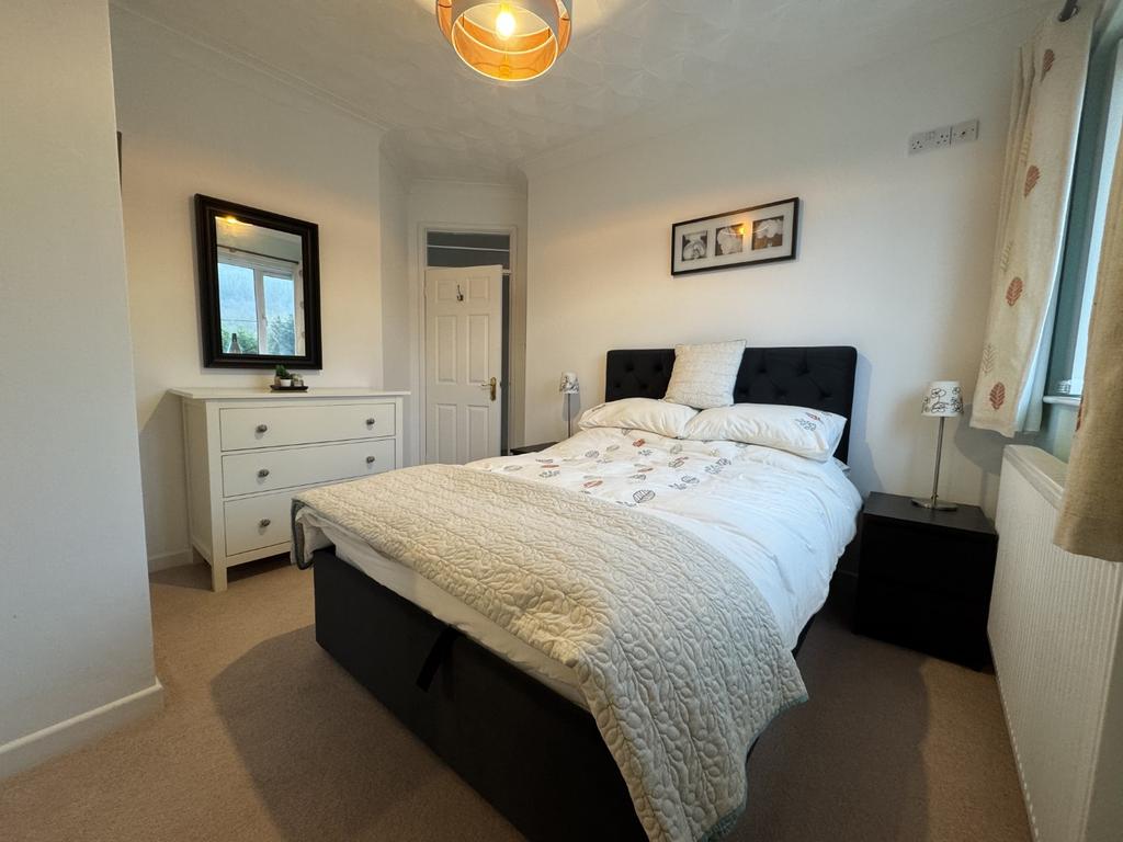 Front Bedroom 4