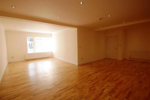 2 bedroom flat to rent, Station Road Harrow