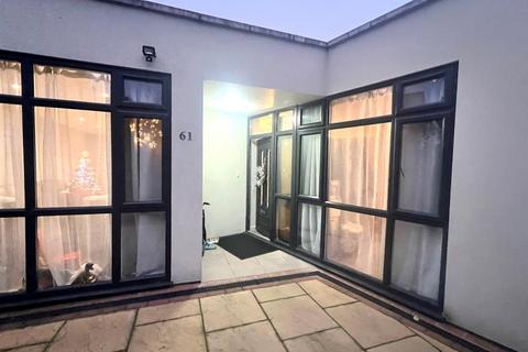 3 bedroom detached bungalow to rent, Allandale Road, Enfield EN3