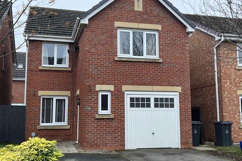 4 bedroom detached house to rent, Clover Grove, Leek, Staffordshire