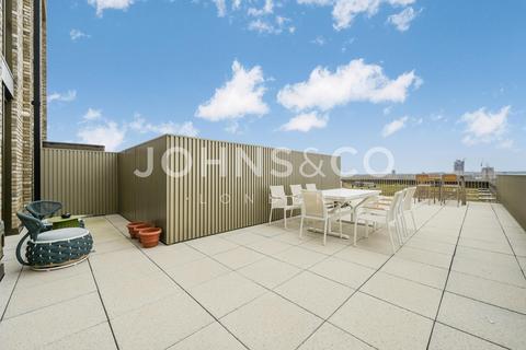 3 bedroom apartment to rent, Saffron Wharf, London Dock, London, E1W