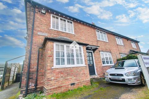 2 bedroom cottage to rent, Station Road, Colchester CO5