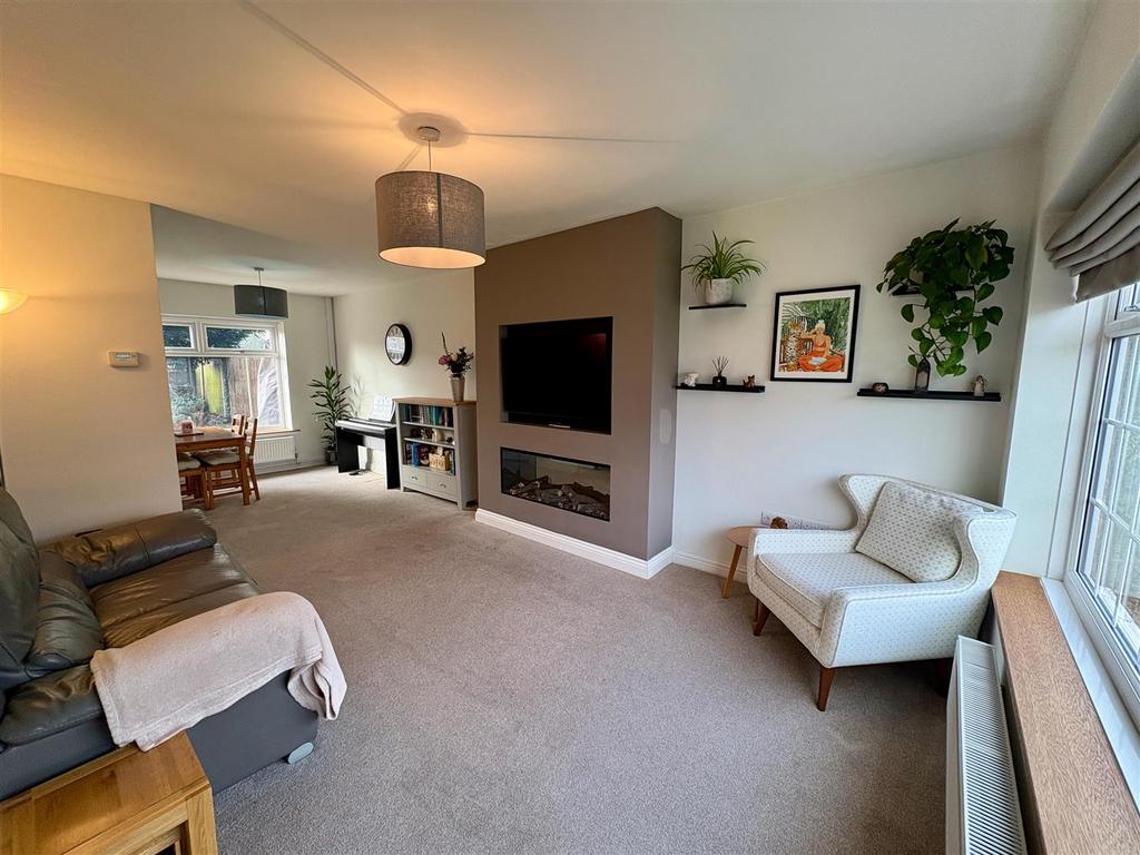 Living/dining room