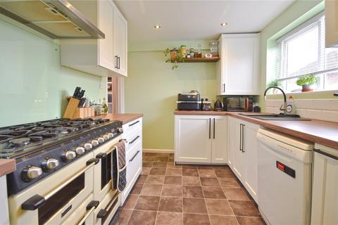 3 bedroom semi-detached house for sale, Courtenay Road, Farnham, Surrey, GU9