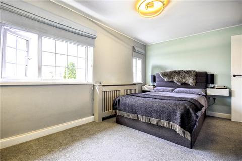 3 bedroom semi-detached house for sale, Courtenay Road, Farnham, Surrey, GU9