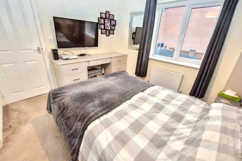 3 bedroom semi-detached house for sale, Honeybourne Road, Leeds, West Yorkshire