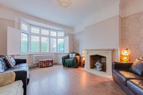 4 bedroom detached house for sale, Bournes Green Chase, Southend-on-sea, SS3