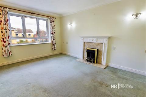 1 bedroom flat for sale, Clayton Road, Chessington, Surrey. KT9