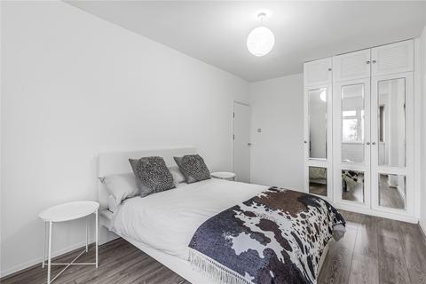 4 bedroom flat to rent, Gauden Road, London, SW4