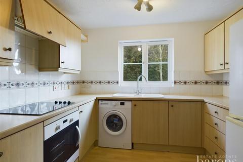 2 bedroom flat for sale, Basingfield Close, Basingstoke RG24