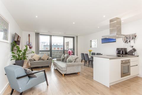 3 bedroom flat for sale, Cornhill House, Bow, E3