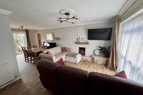 5 bedroom detached house for sale, Fforest Fach, Tycroes, Ammanford