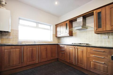 3 bedroom terraced house to rent, Carrington Road, Bristol BS3