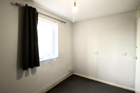 2 bedroom flat to rent, Great Gull Crescent, Southfields, Northampton, NN3