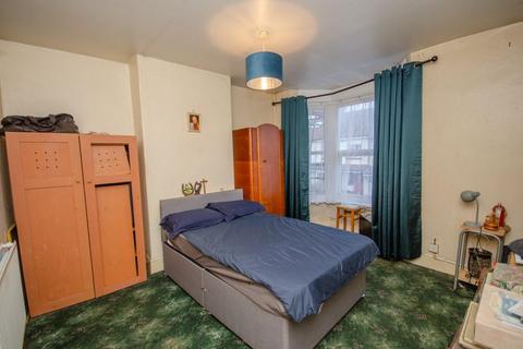 6 Minto Road, Bristol, BS2 9YB