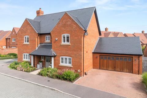 4 bedroom detached house for sale, Honeysuckle Copse, Warfield, Bracknell, Berkshire, RG42