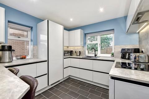 2 bedroom maisonette for sale, Meadow Way, Kings Langley, WD4