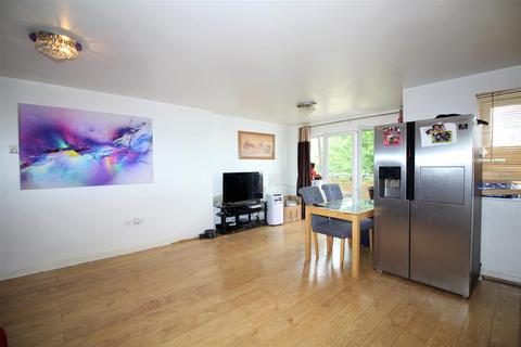 2 bedroom flat for sale, Hawker Place, London