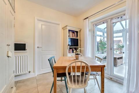 1 Aspen Close, Great Glen, Leicester, LE8 9AN