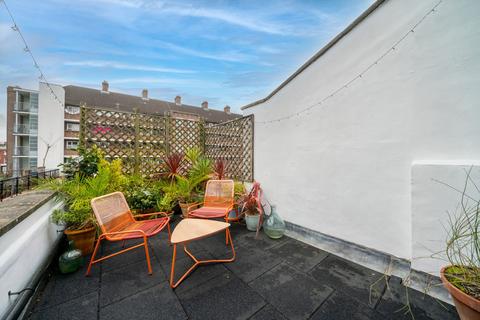 61 Richborne Terrace, London, SW8 1AT