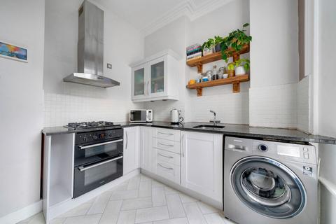 61 Richborne Terrace, London, SW8 1AT