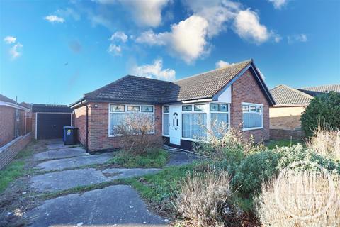 2 bedroom detached bungalow for sale, Crestview Drive, Gunton, NR32