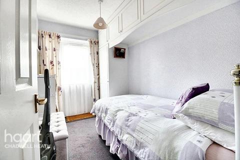 2 bedroom flat for sale, Cunningham Close, Romford