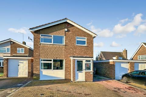 3 bedroom detached house for sale, Corn Kiln Close, Northampton NN7