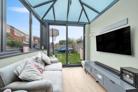 5 Beechwood Rise, Chislehurst, BR7 6TF