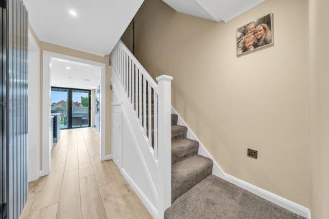 5 Beechwood Rise, Chislehurst, BR7 6TF