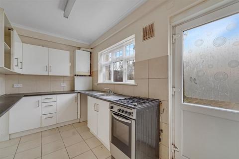 3 bedroom terraced house for sale, Bushgrove Road, Dagenham, Essex