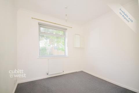 3 bedroom semi-detached house to rent, Staplefield Drive Brighton BN2