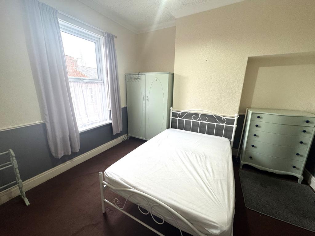 36 Balfour Road - Room Shares