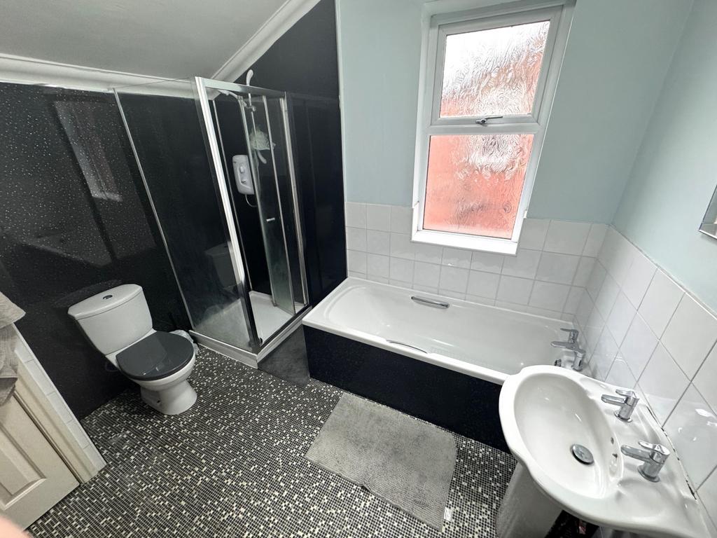36 Balfour Road - Room Shares