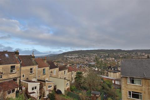 4 bedroom end of terrace house to rent, Alpine Gardens, Bath BA1