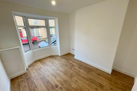 2 bedroom terraced house to rent, Easson Road, Darlington DL3