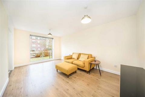 1 bedroom flat to rent, Marlowe Gardens, London SE9