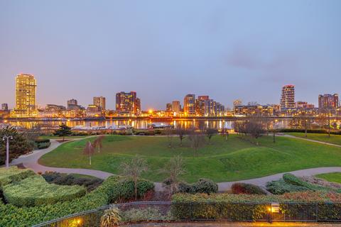 4 bedroom flat for sale, Arcadian House, Imperial Crescent, Imperial Wharf, London