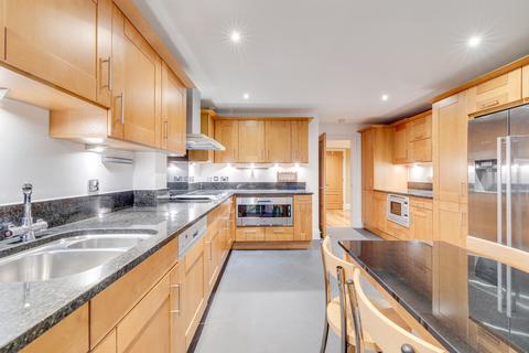 4 bedroom flat for sale, Arcadian House, Imperial Crescent, Imperial Wharf, London