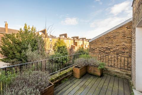 3 bedroom maisonette for sale, Lawford Road, London